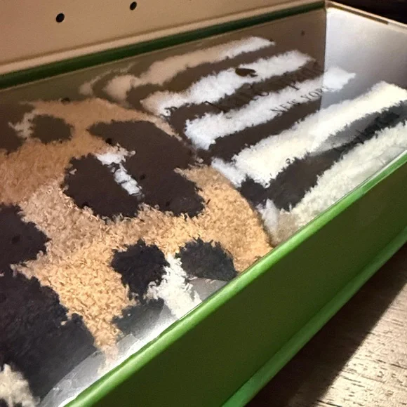 NWT! ♠️ kate spade 3-pair gift set cozy low socks. Limited edition KS gift box! - Picture 2 of 13